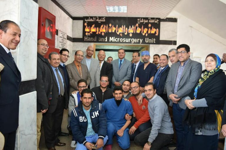 رئيس جامعة سوهاج يواصل جولاته اليومية للمستشفى الجامعي