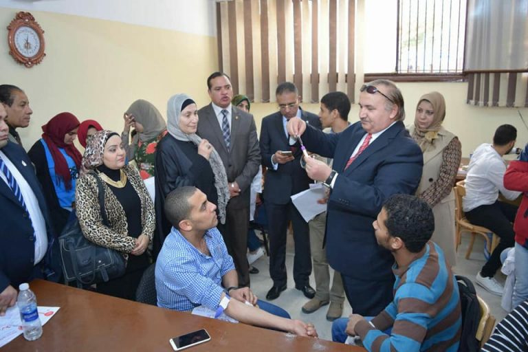 انطلاق حملة للقضاء علي فيروس سي بجامعة سوهاج