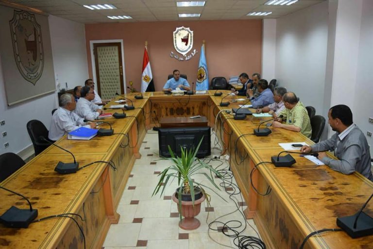 جامعة سوهاج تبحث زيادة انجاز العمل بالجامعة الجديدة