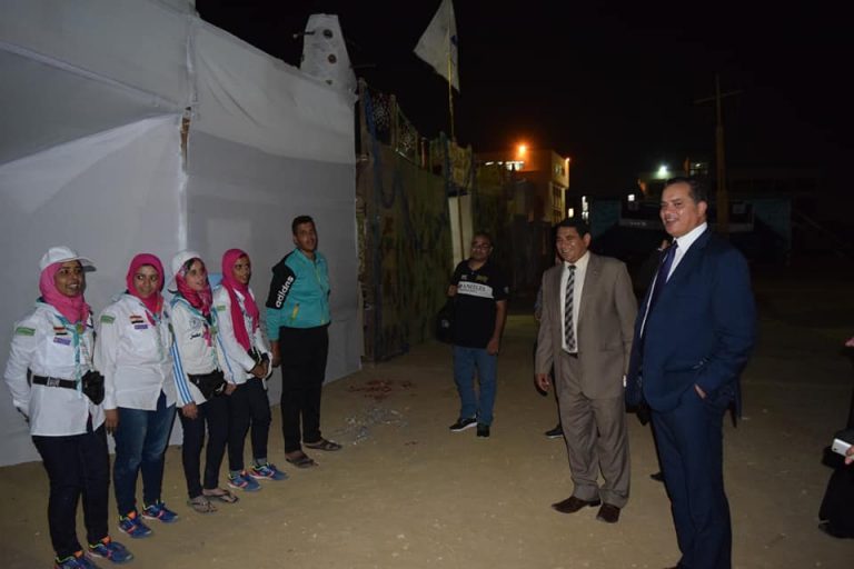 بالأغاني الكشفية فريق الجوالة يستقبل رئيس جامعة سوهاج بأسبوع المدن بالسويس.