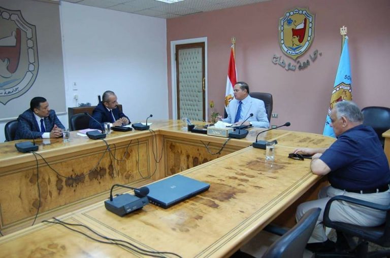 جامعة سوهاج تناقش تمويل مشروعاتها مع بنك الاسكندرية