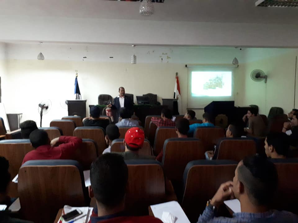 “احتياطات السلامة المهنية”ورشة عمل بكلية التعليم الصناعي