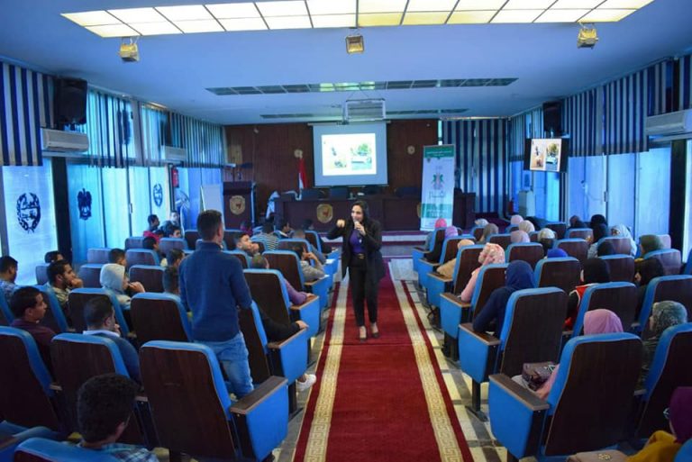 بالتعاون مع مايكروسوفت “نقدر” يستكمل برامجه التدريبية بجامعة سوهاج