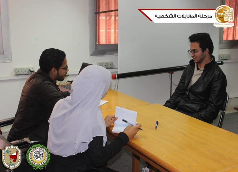طلاب جدد يتقدمون للانضمام لنموذج محاكاة جامعة الدول العربية بجامعة سوهاج