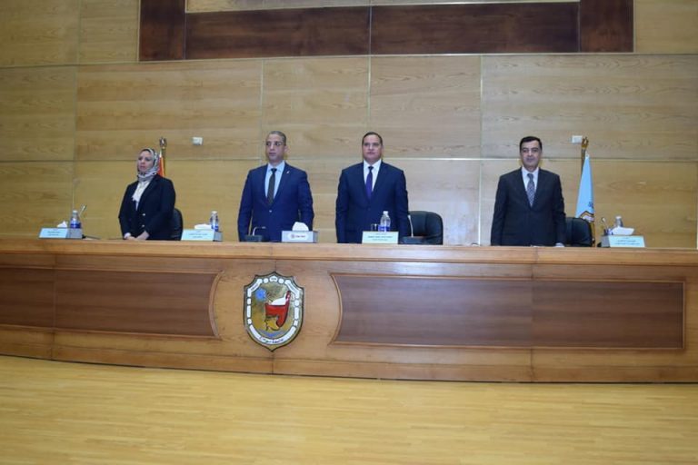 الأنصاري وعزيز يشهدان احتفالية توزيع جوائز مسابقة رواد الجنوب بجامعة سوهاج