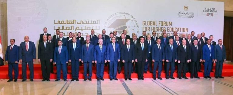 رئيس جامعة سوهاج: “تكليفات الرئيس بمنتدي التعليم تهدف لنهضة حقيقية تحياها الجامعات المصرية”