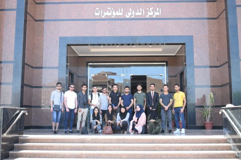 وفد طلابي عربي يزور جامعة سوهاج