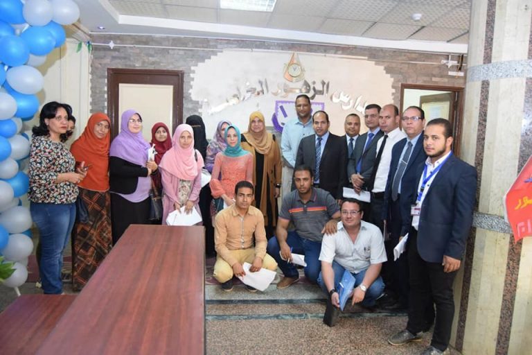 جامعة سوهاج تطبق التدريب العملي لبرنامج التميز بمدرسة الزهور الخاصة