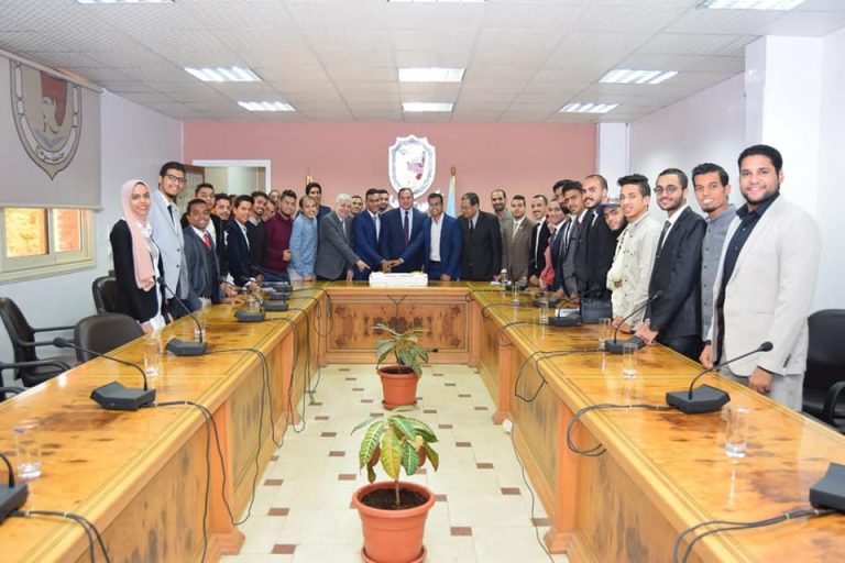 رئيس جامعة سوهاج بمجلس اتحاد الطلاب المنتخب