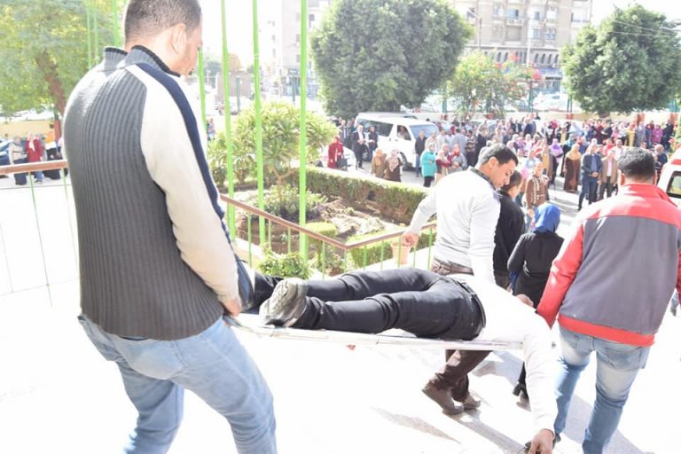 جامعة سوهاج تنفذ خطة الإخلاء التدريبية في حالات الطوارئ بمبنى الإدارة المركزية
