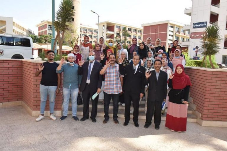 برنامج لغة الإشارة للفئات الخاصة بآداب سوهاج يختتم فعاليات المستوي الرابع للدفعة الثانية