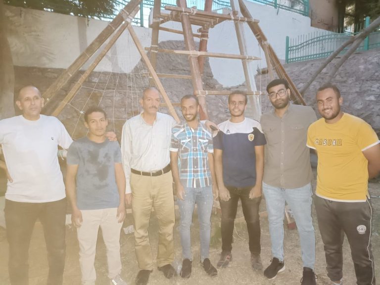 عمل معسكر خدمة عامة داخل حرم الكلية