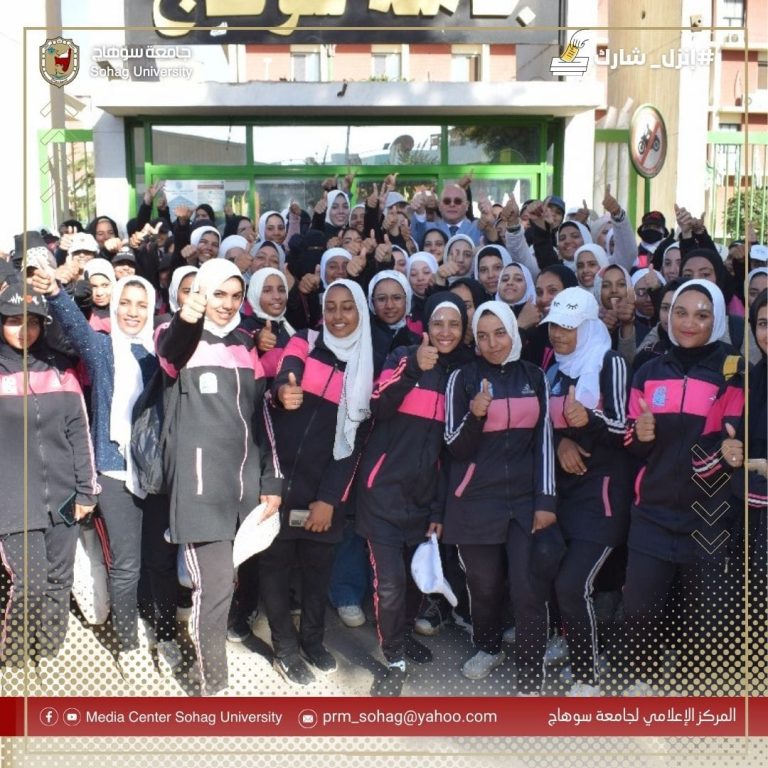طلاب جامعة سوهاج يضربون مثالاً في حب مصر باستمرار توافدهم علي صناديق الإقتراع للإدلاء بأصواتهم في الإنتخابات الرئاسية