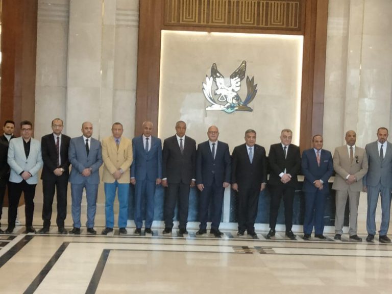 *خلال زيارتهم لمركز اصلاح وتاهيل اخميم..وفد جامعة سوهاج يشيدوا بأوجه الرعاية المختلفة المقدمة للنزلاء*