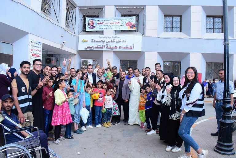 *في جو ملئ بالسعادة والبهجة.. جامعة سوهاج تنظم يوم ترفيهي لمرافقي مصابي غزه*