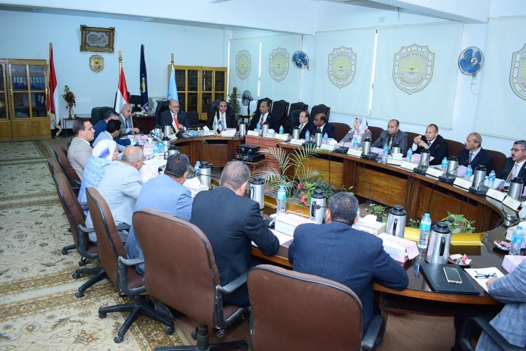 *مجلس جامعة سوهاج يحدد موعد امتحانات نهاية العام، ويوافق علي إنشاء وحدة لحقوق الإنسان و تفعيل برنامج نظم المعلومات المكتبية بنظام الساعات المعتمدة بكلية الآداب*