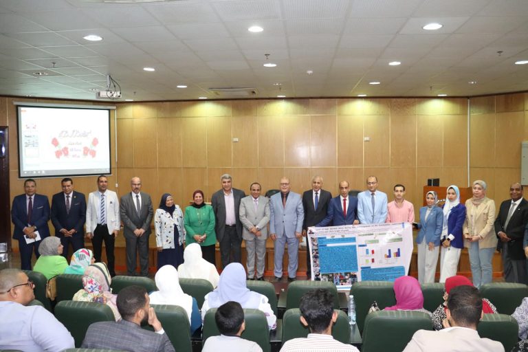 *مؤتمر البيئة الدولي بجامعة سوهاج يوصي بتخصيص منطقة استثمارية خضراء للمشروعات الصغيرة ومتناهية الصغر لأنشطة المستثمر الصغير من شباب المحافظة*