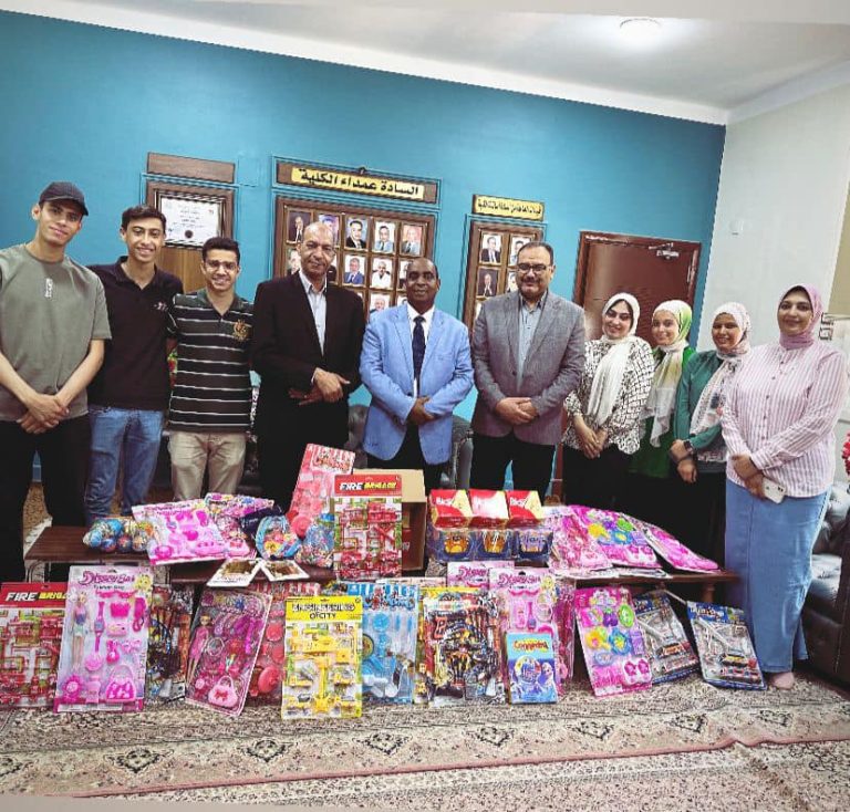 *لرسم البهجة ..طلاب كلية الطب البشري بجامعة سوهاج في زيارة لدار الأيتام بالمحافظة*