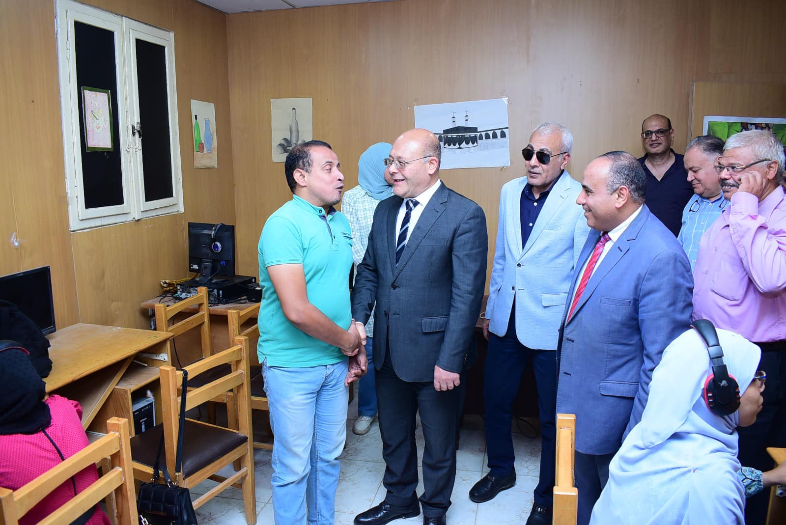 Students with Visual disabilities in the Faculties of Arts, Alsun, and Law take their Final Exams Electronically at Nour Al-Basira Center at Sohag University