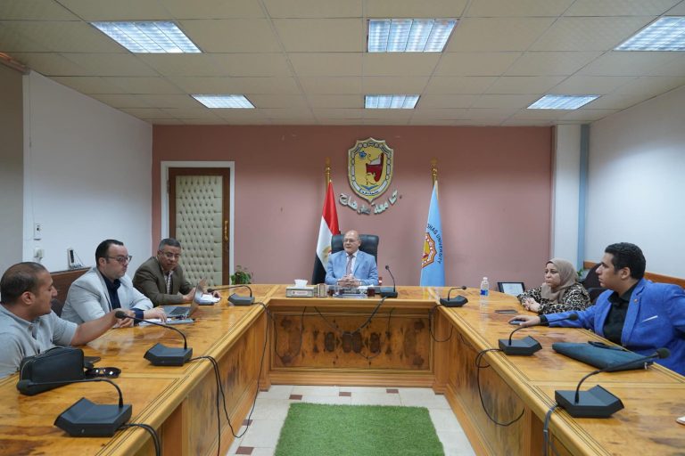*النعماني يترأس الاجتماع الأول لبحث الإستعدادات الأولية لتشغيل جامعة سوهاج الأهلية*