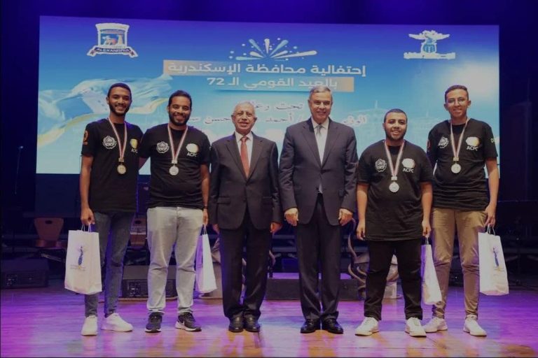 *جامعة سوهاج تحصد الميدالية الذهبية والمركز الرابع على مستوى الجامعات فى المسابقة المصرية للبرمجة*
