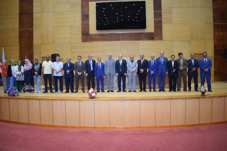 *النعماني يعلن عن تعيين ١٥ معيد بكلية  العلوم بسوهاج خلال حفلها بتخريج الدفعة ٤٦ من طلابها*
