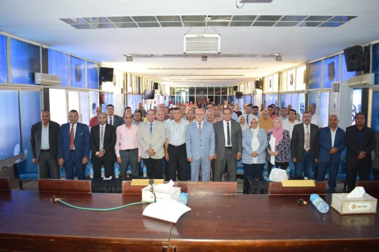 *جامعة سوهاج تنظم ورشة عمل للتعريف بالمشروعات التنافسية المقدمة من وحدة مشروعات تطوير التعليم العالي*