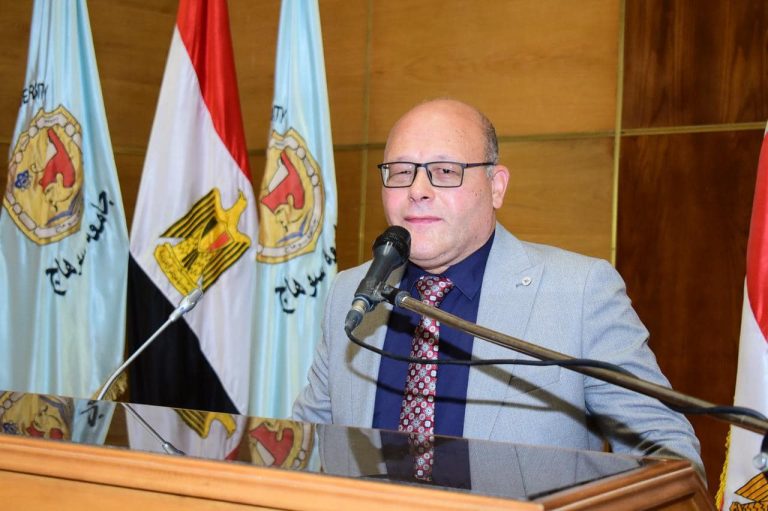 *تفعيل التعليم الهجين في برنامج الماجستير المهني في سلامة وجودة تصنيع الأغذية بزراعة سوهاج*
