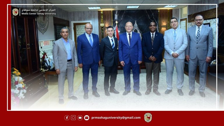 بالتعاون مع جامعة مانشستر البريطانية إجراء عمليات جراحية للأطفال بقسم المسالك البولية بمستشفى سوهاج الجامعي