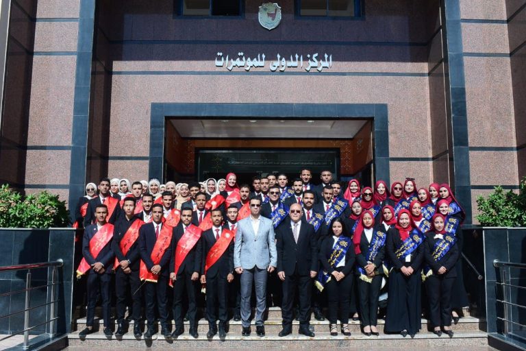 *النعماني يستقبل المتحدث العسكري الرسمي للقوات المسلحه المصرية بجامعة سوهاج الجديدة*