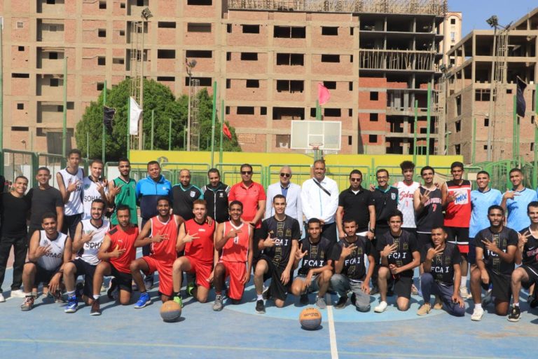 *رئيس جامعة سوهاج يكرم الطلبة والطالبات الفائزين بالمراكز الأولى فى فعاليات 100 يوم رياضة*
