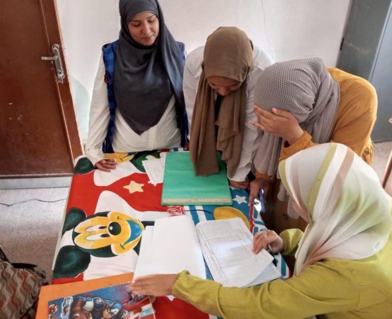 *جامعة سوهاج تنهي كشف تحليل المخدرات لأكثر من ٢٠٠٠ طالب وطالبة بالمدن الجامعية بالتعاون مع مركز مكافحة المخدرات*