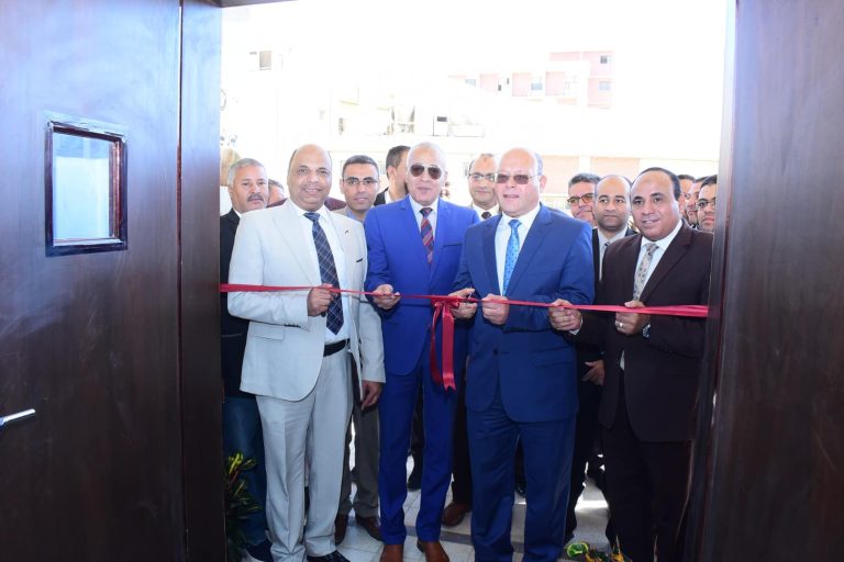 *بتكلفة ٣٠ مليون جنيه.. رئيس جامعة سوهاج يفتتح وحدة الميكروسكوب الإلكتروني..الأولي من نوعها علي مستوي جامعات الصعيد*