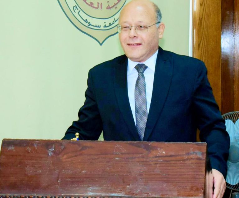 *النعماني يوافق علي تكليف ١٤ معيد بكلية طب سوهاج بالأقسام المختلفة*