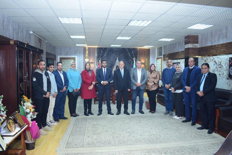 *نجوم مصرية ستارز ..خطوات نحو تحقيق نجاح حقيقي” برنامج تدريبي تطلقه جامعة سوهاج بالتعاون مع مؤسسة حياة كريمة و مكتبة الإسكندرية*
