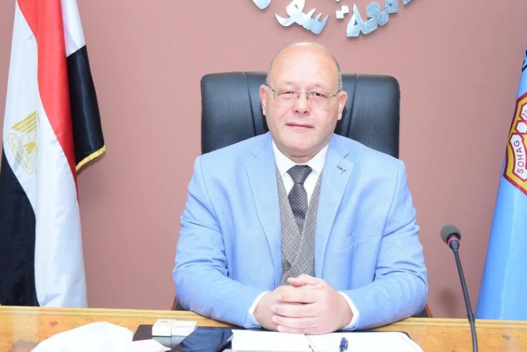 *رئيس جامعة سوهاج يعلن صرف أكثر من 8 مليون جنيه إجمالي مكافآت النشر العلمى عن 823 بحث علمي*