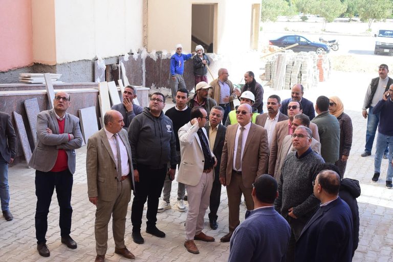 *النعماني يتفقد أعمال تطوير الموقع العام للإنشاءات الجديدة  بجامعة سوهاج و يوجه بسرعة استكمالها طبقاً لطبيعة كل مبنى*