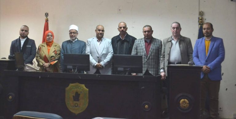بحضور ما يزيد عن ١٢٠ طالب وطالبة…. كلية التكنولوجيا والتعليم جامعة سوهاج تعقد ندوه توعوية عن المشكلة السكانية
