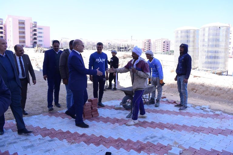*النعماني يتفقد مشروع استكمال البنية التحتية والموقع العام بمقر جامعة سوهاج الجديد*