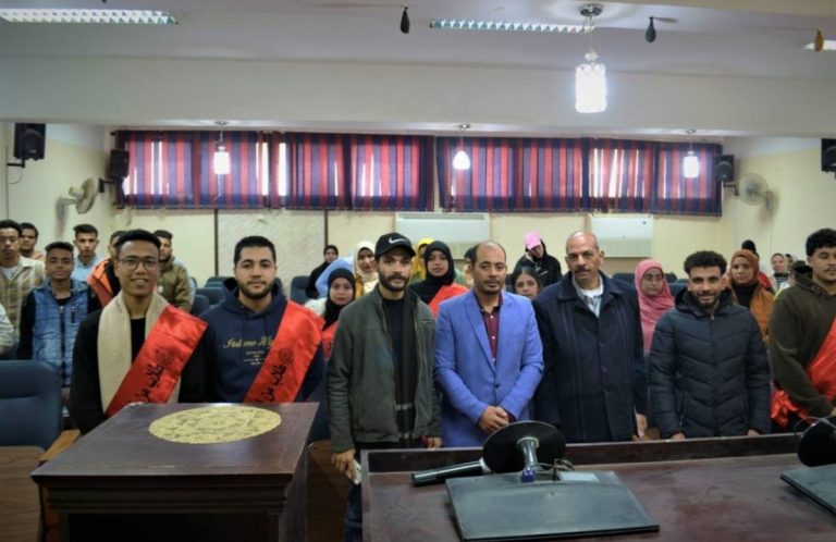 ( الورشة التدريبية الأولي بالفصل الدراسي الثاني للمشروع القومي للحفاظ علي كيان الاسرة المصرية مودة وذلك ضمن المبادرة الرئاسية بداية )