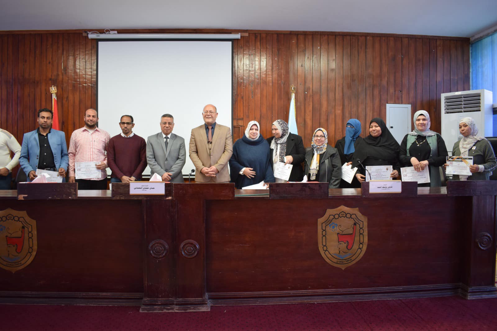 President Sohag University honors 567 Employees of the Administrative Structure at the Closing ceremony of the Training Courses of the “New Beginning for Human Building” initiative*
