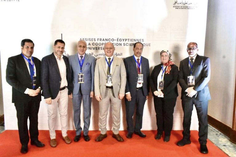 *بالتزامن مع زيارة الرئيس الفرنسي إيمانويل ماكرون..رئيس جامعة سوهاج يشارك فى المؤتمر الفرنسى المصرى للتعاون العلمى والجامعى*