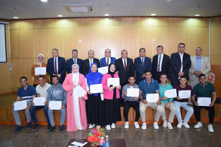 *المؤتمر الدولي البيئي الثالث بجامعة سوهاج يبدأ فعاليات الجلسات العلمية ويناقش أكثر من 30 ورقة عمل*