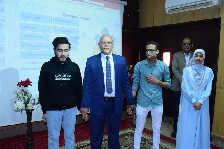 *جامعة سوهاج تعلن الفائزين بالمراكز الأولى فى المسابقة العلمية للابتكارات.. والنعماني يشيد بحجم الإبداع والأفكار الخلاقة بالمشاريع المشاركة*