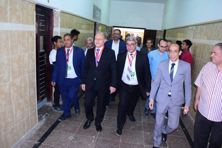 *رئيس جامعة سوهاج يفتتح فعاليات ملتقى التوظيف الثاني عشر لكلية الزراعة بمشاركة 25 شركة ومؤسسة متعددة المجالات*